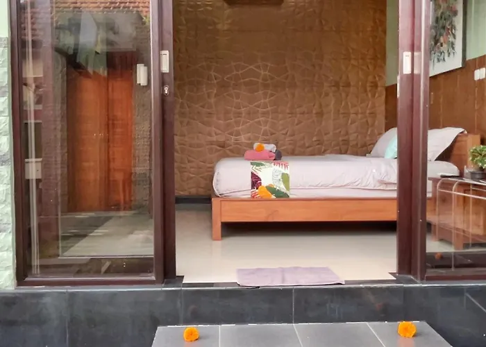 Sera - 3 Units In With Private Pool *